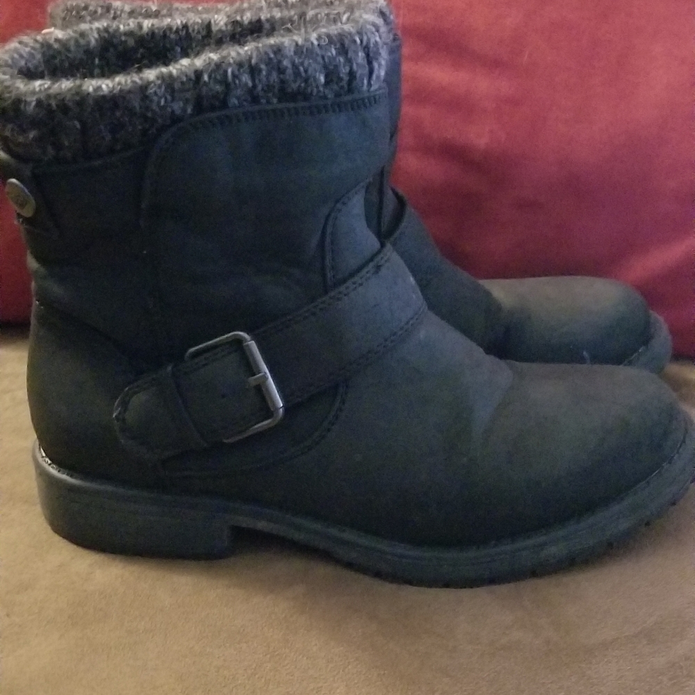 Roxy black boots